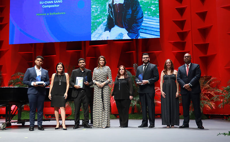 Celebran Gran Final de la competencia de música clásica BritchamDR Young Musician of The Caribbean Award.